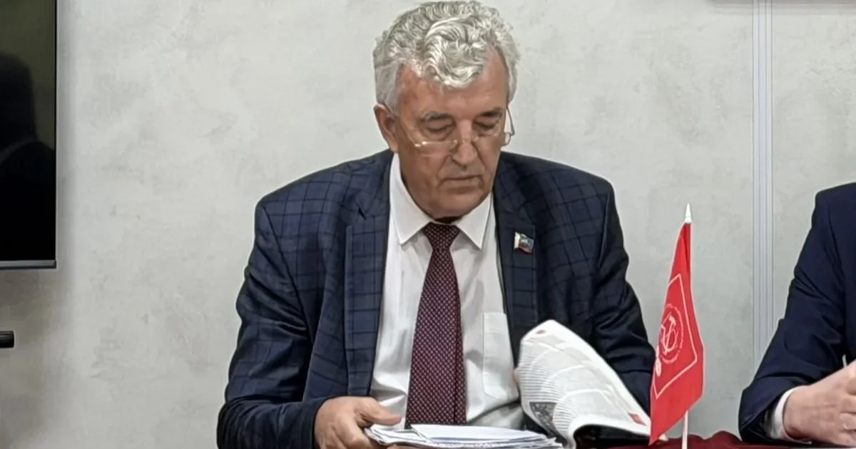 ФСБ обвинила в госизмене 76-летнего экс-зампреда Мурманской облдумы от КПРФ