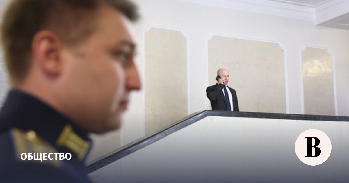 Госдума предложила засчитывать службу по контракту в стаж для работы в мэриях и управах