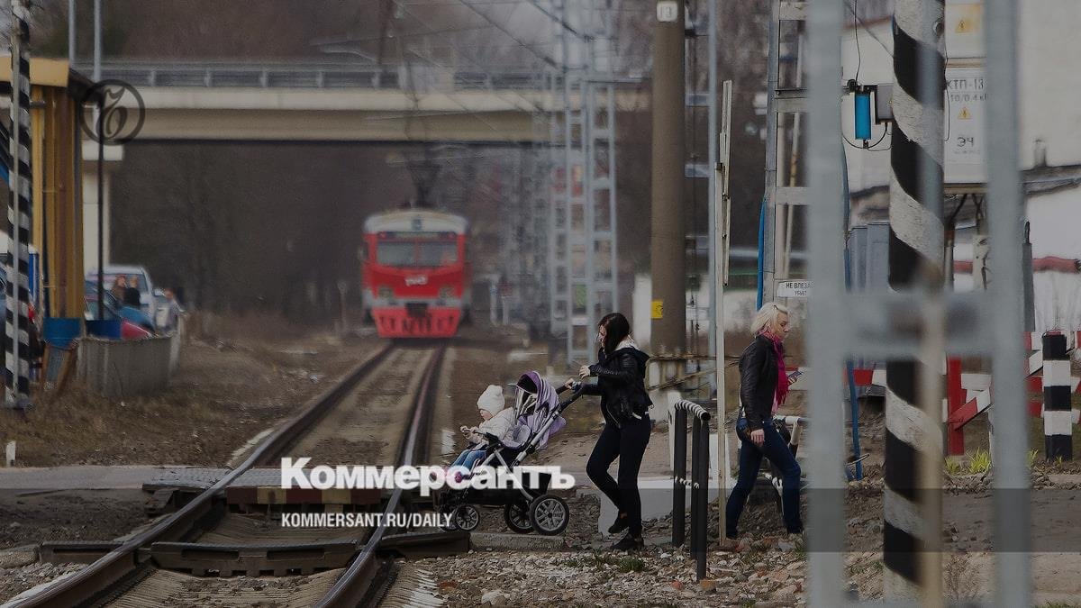 Минтранс обяжет РЖД обеспечить видимость поездов за сотни метров до перехода